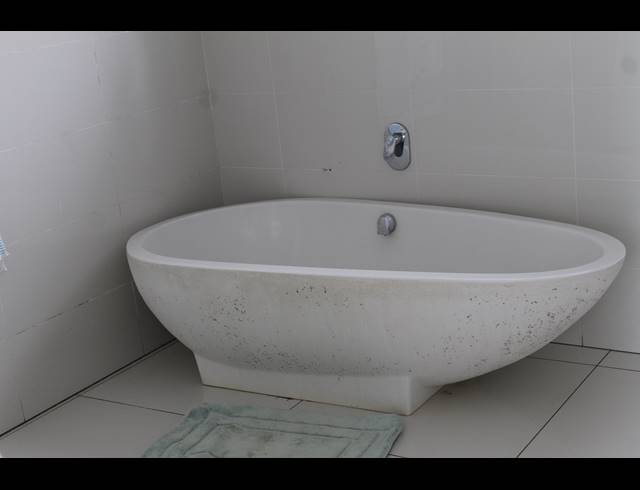 6 BEDROOM HOUSE FOR SALE IN THE COVES
